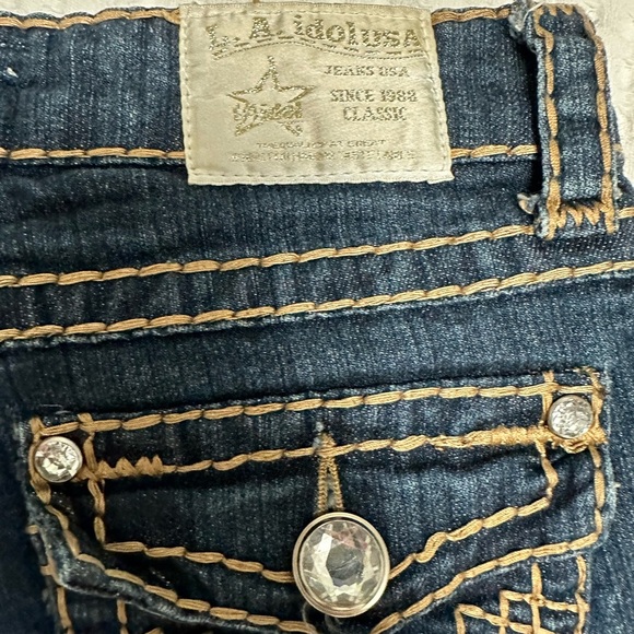 L.A. Idol Thick Stitch Capri Jeans - Picture 4 of 7